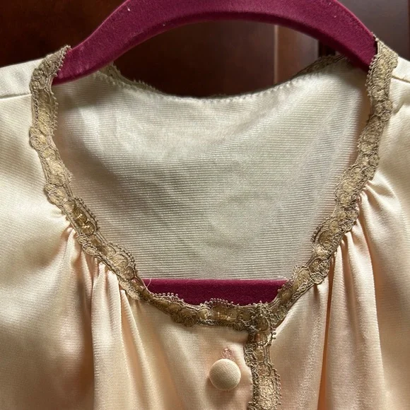 Vintage Vanity Fair Pink Women's Nightgown Cover Up. Size 38 - Picture 2 of 7